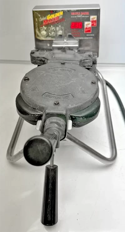 Golden Malted Carbon's RT-P Mini Belgian Waffle Maker 120V Iron Baker