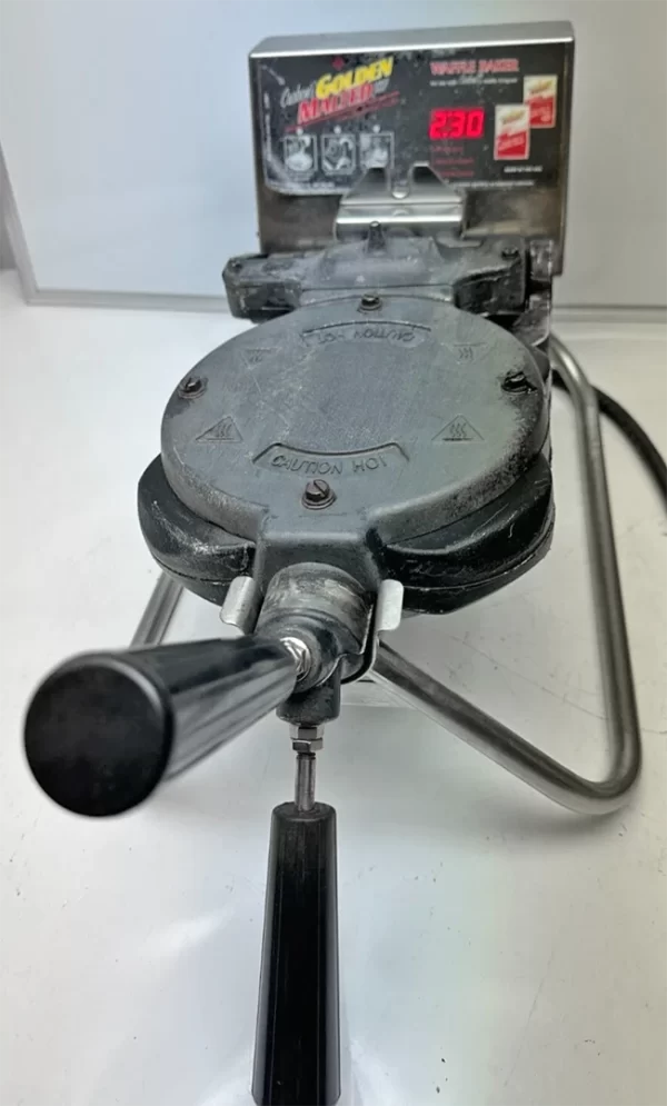 Golden Malted Carbon's RT-P Mini Belgian Waffle Maker 120V Iron Baker